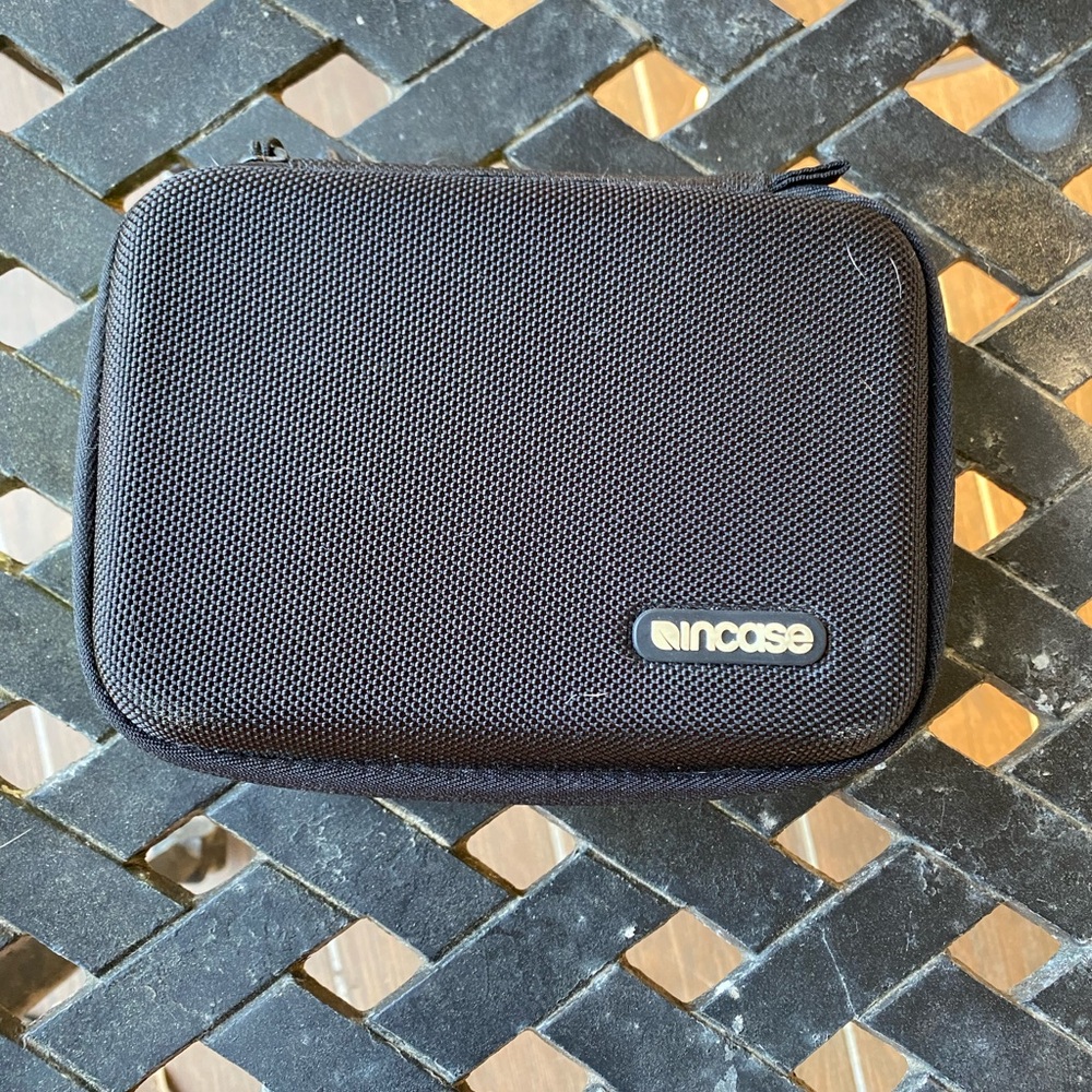 INCASE GoPro Carrying Case—Green - Picture 5 of 6